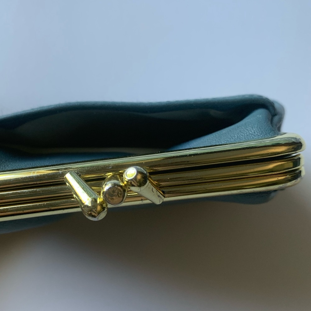 Buxom Velvet Touch Wallet - Picture 4 of 6